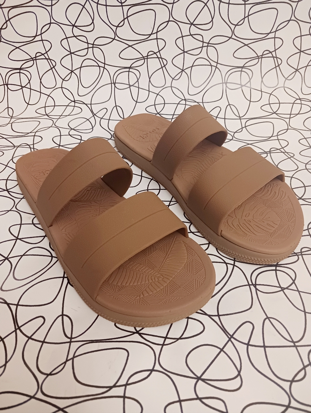 NWOT Sanuk Tan Slides - Flat Summer Sandals Size 7